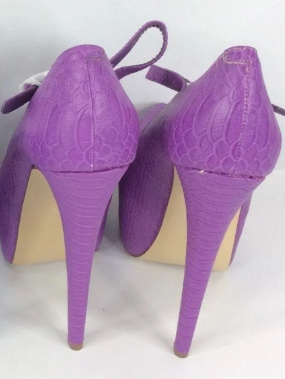 Penny Sue Platform Mary Jane Heels Purple Size 7 1/2 NIB